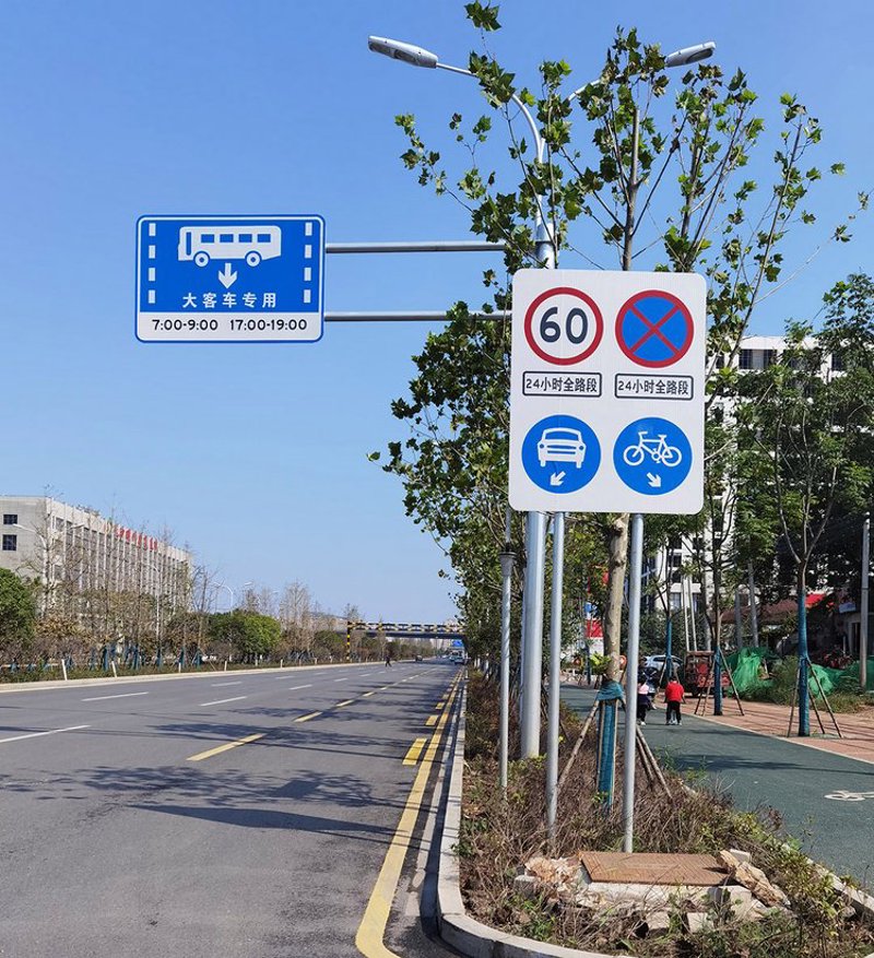 交通标志杆在城市规划中的重要角色